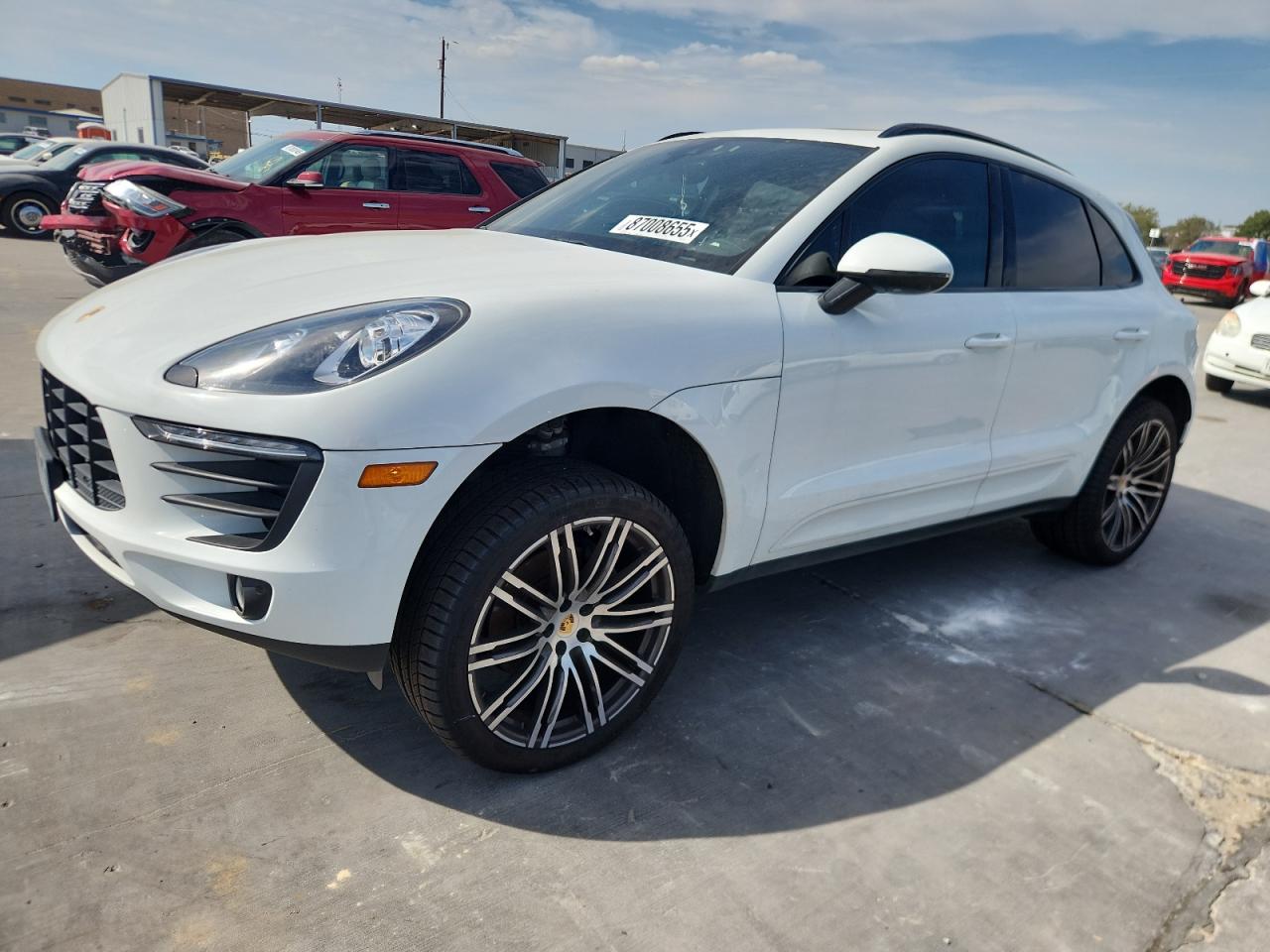 PORSCHE MACAN
