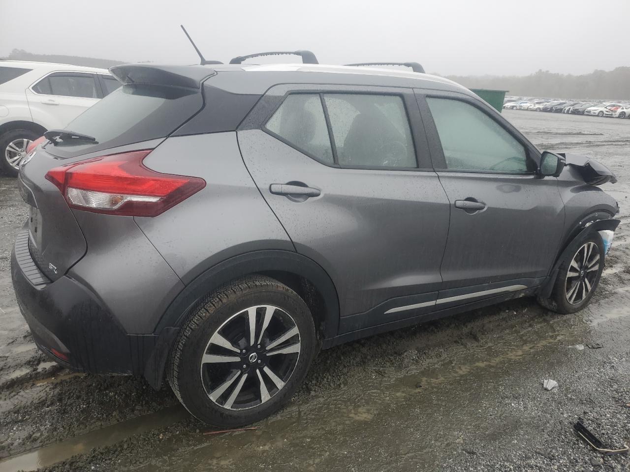 NISSAN KICKS S