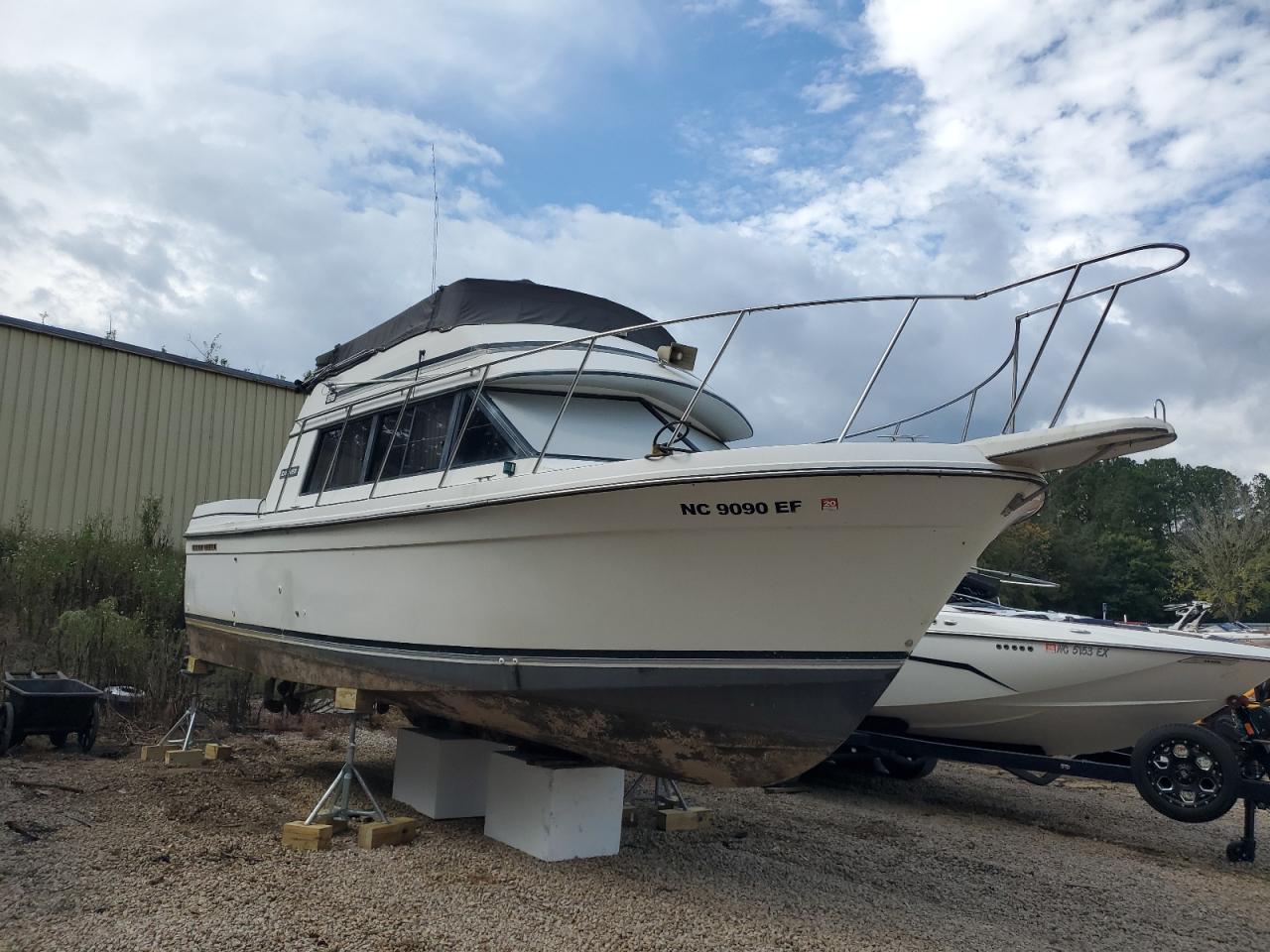  Salvage Carver Yachts Boat
