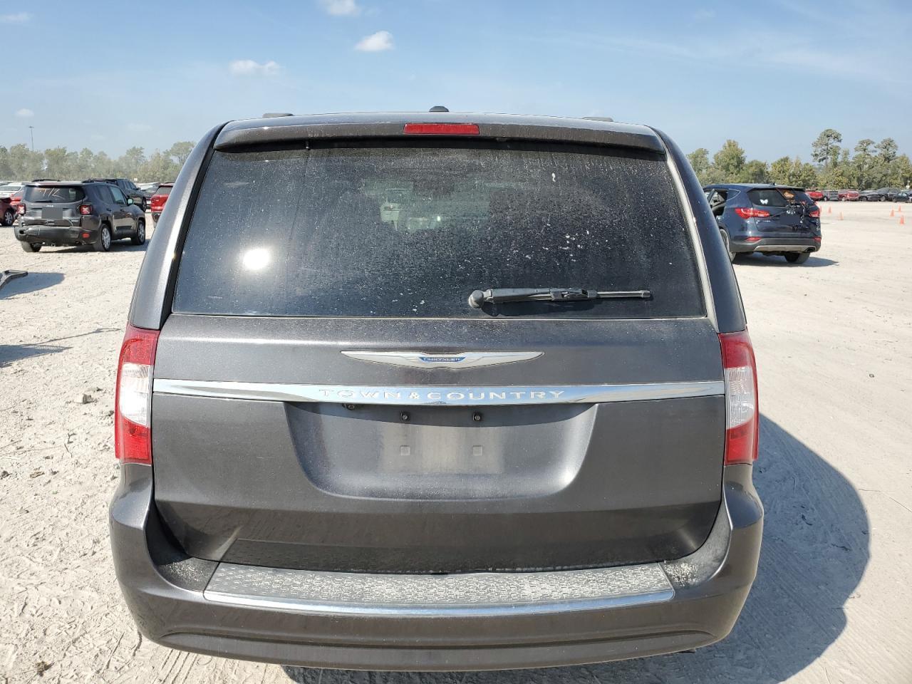 Lot #3317690067 2015 CHRYSLER TOWN & COU