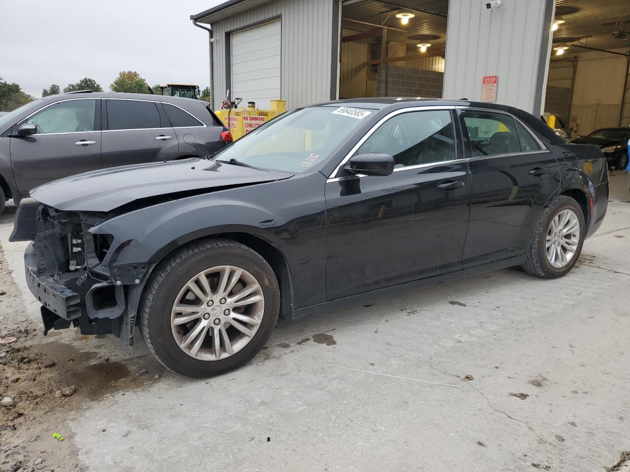 Lot #3276435700 2018 CHRYSLER 300 TOURIN