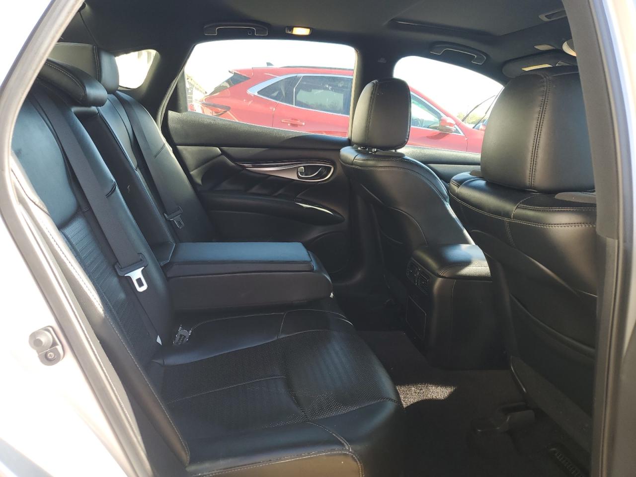 INFINITI Q70 3.7 LUXE