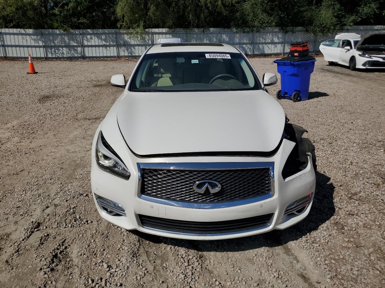 INFINITI Q70 3.7