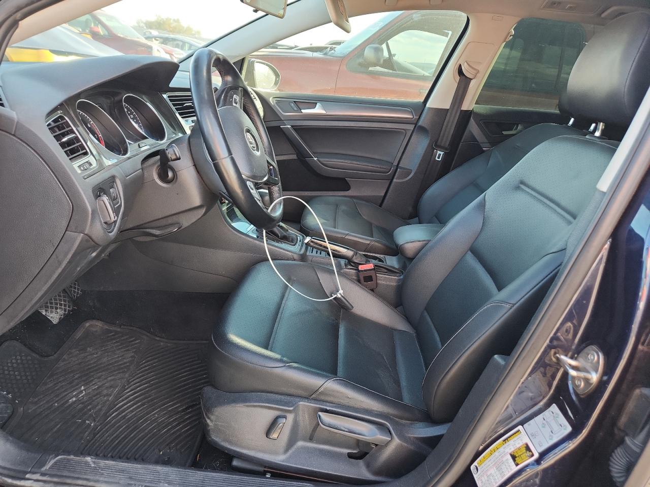 VOLKSWAGEN GOLF SPORTSVAN S