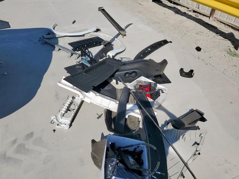 2022 INFINITI QX80 LUXE JN8AZ2AF4N9742837