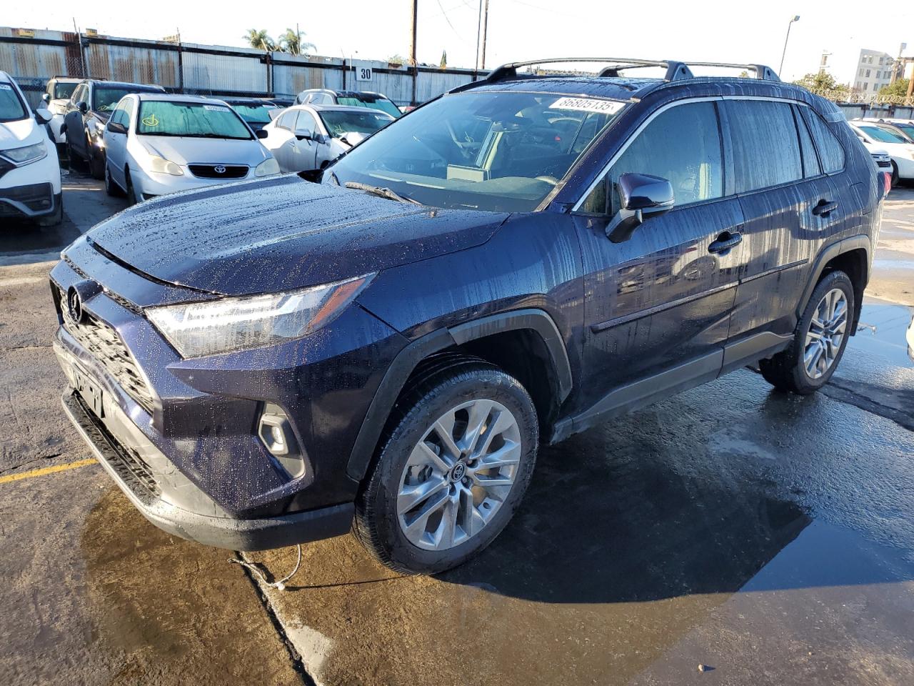 TOYOTA RAV4 XLE PREMIUM