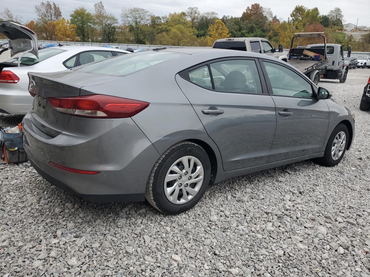 HYUNDAI ELANTRA SE