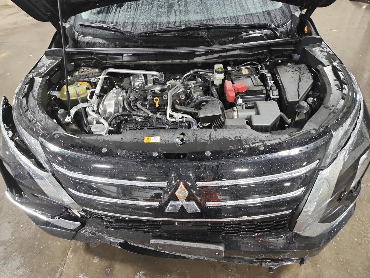 MITSUBISHI OUTLANDER SE