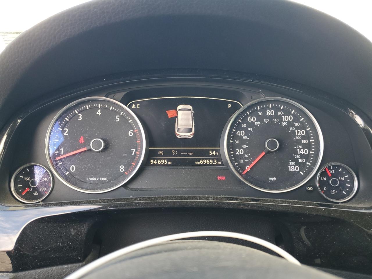 VOLKSWAGEN TOUAREG SPORT