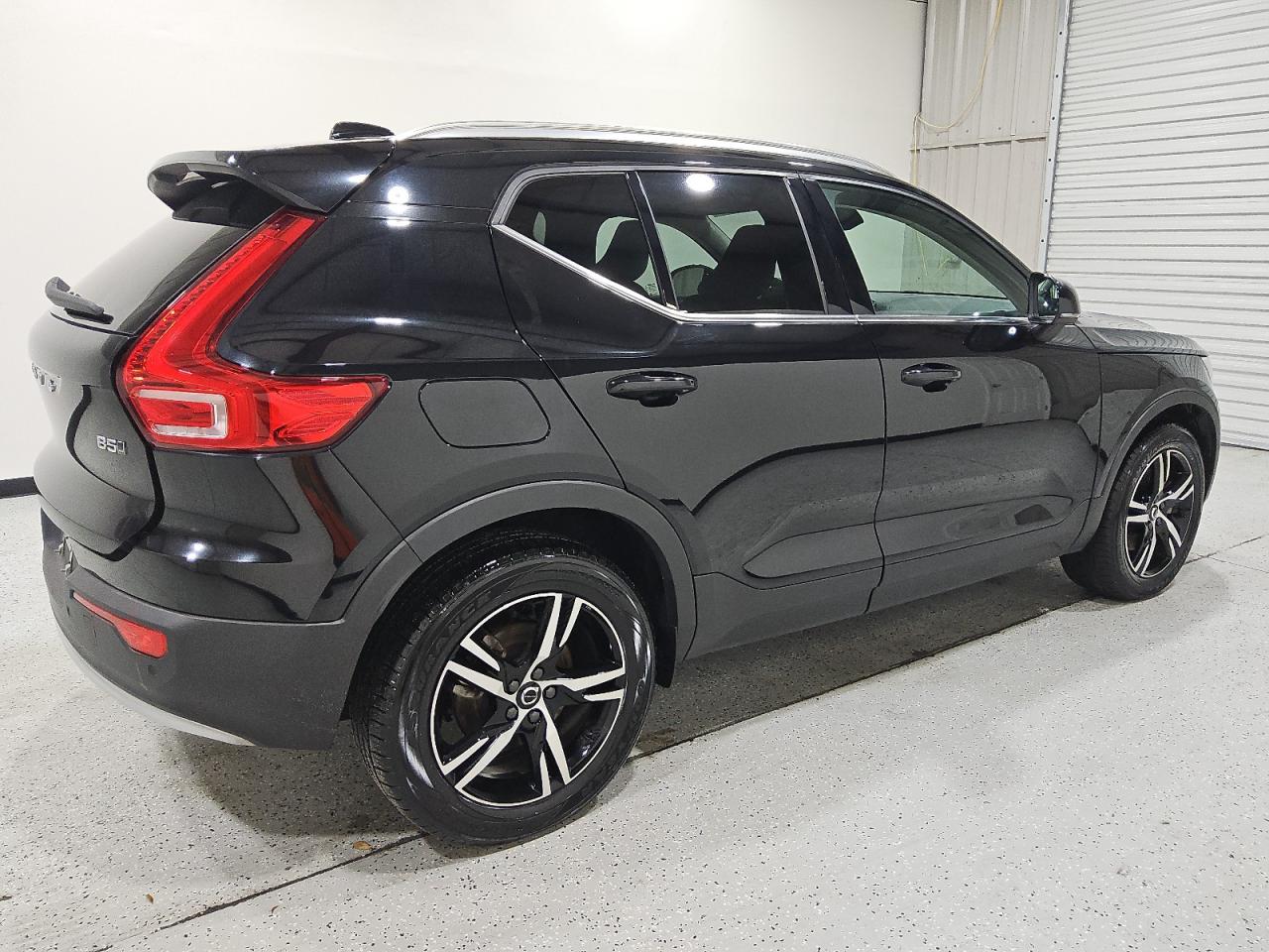 VOLVO XC40 PLUS