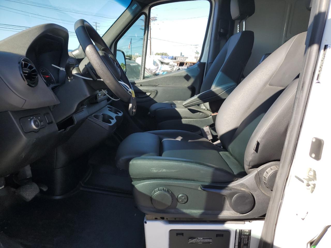 MERCEDES-BENZ SPRINTER 2500