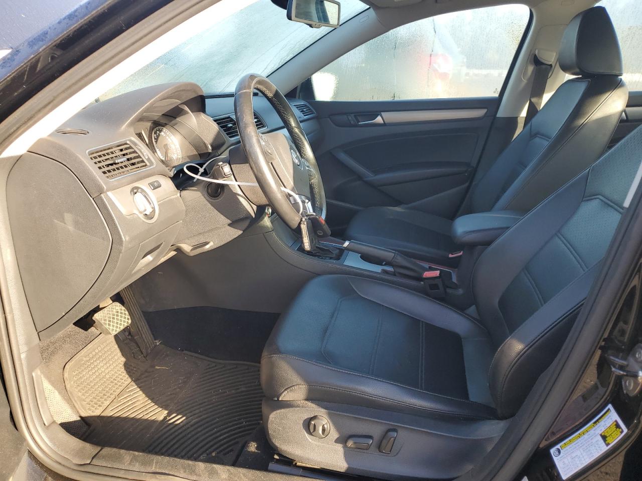 VOLKSWAGEN PASSAT SE