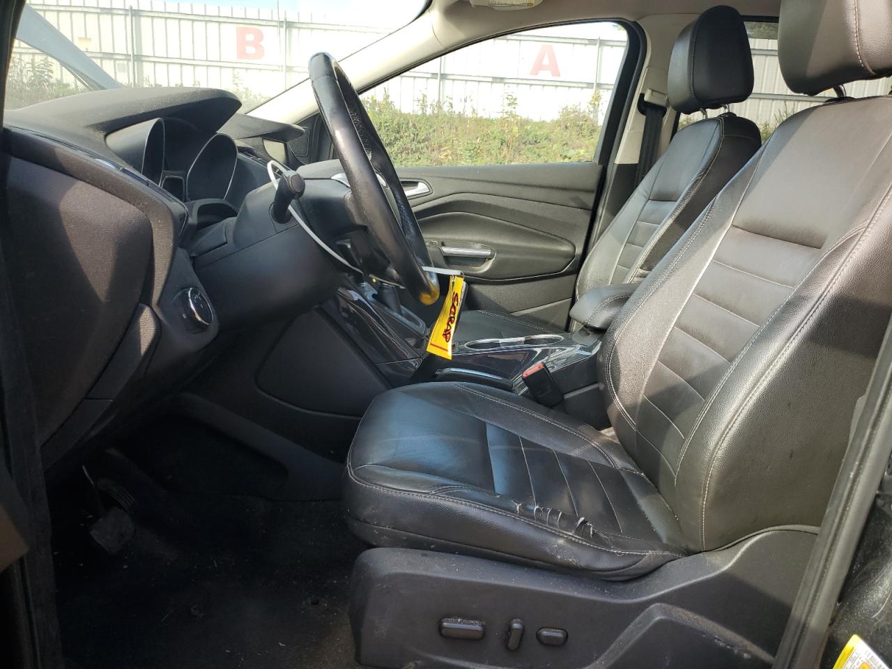 FORD ESCAPE TITANIUM