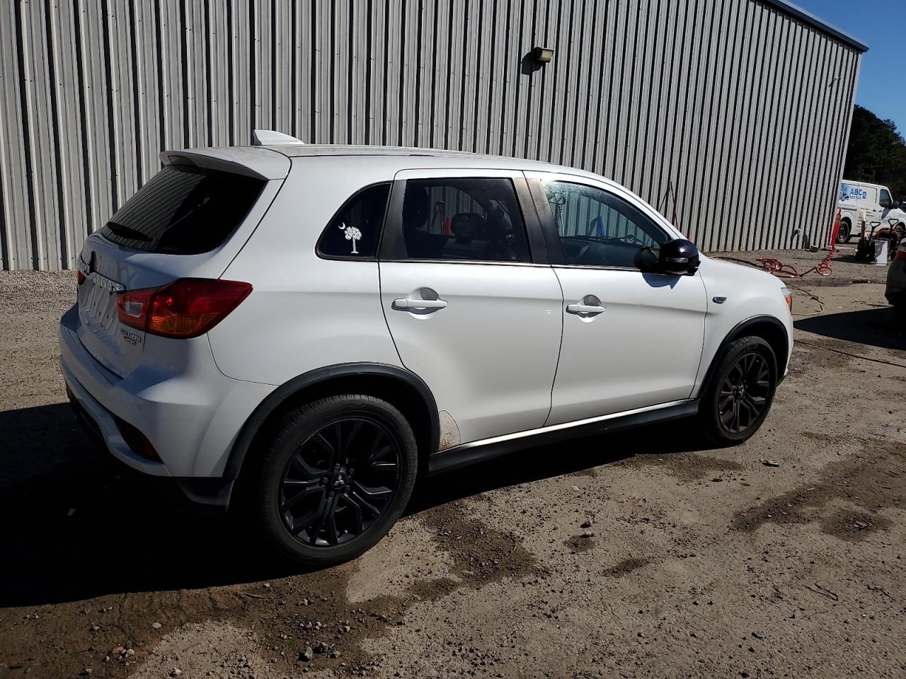 Lot #3317814086 2018 MITSUBISHI OUTLANDER