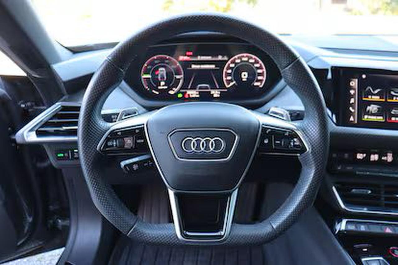 AUDI E-TRON PRESTIGE