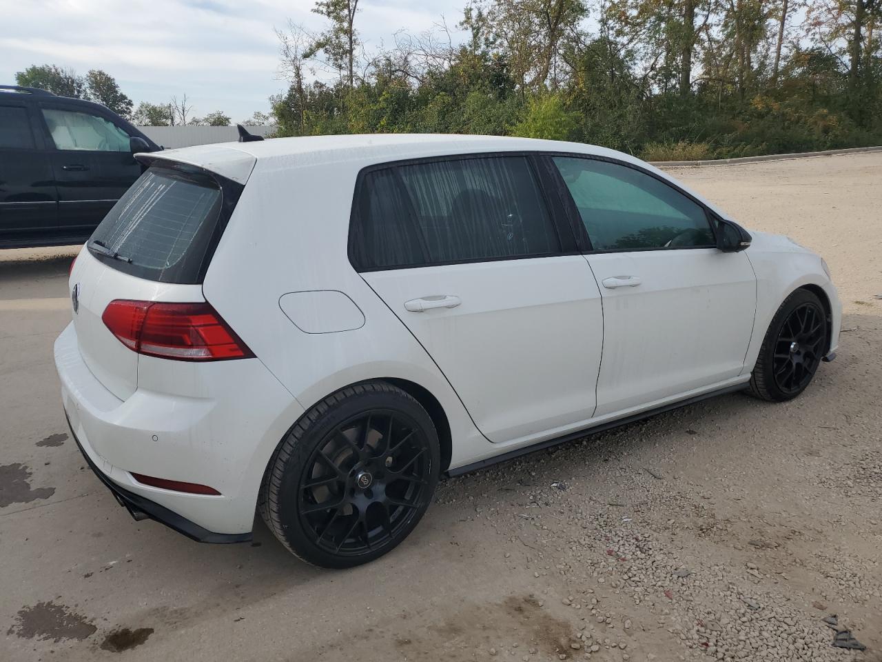 VOLKSWAGEN GOLF R