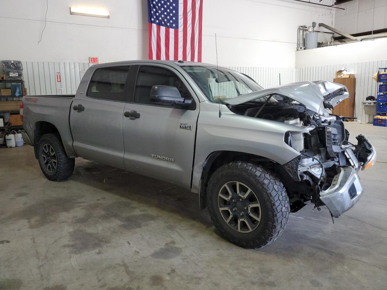 TOYOTA TUNDRA CREWMAX SR5