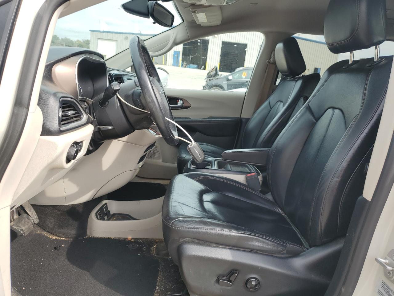 CHRYSLER PACIFICA TOURING L