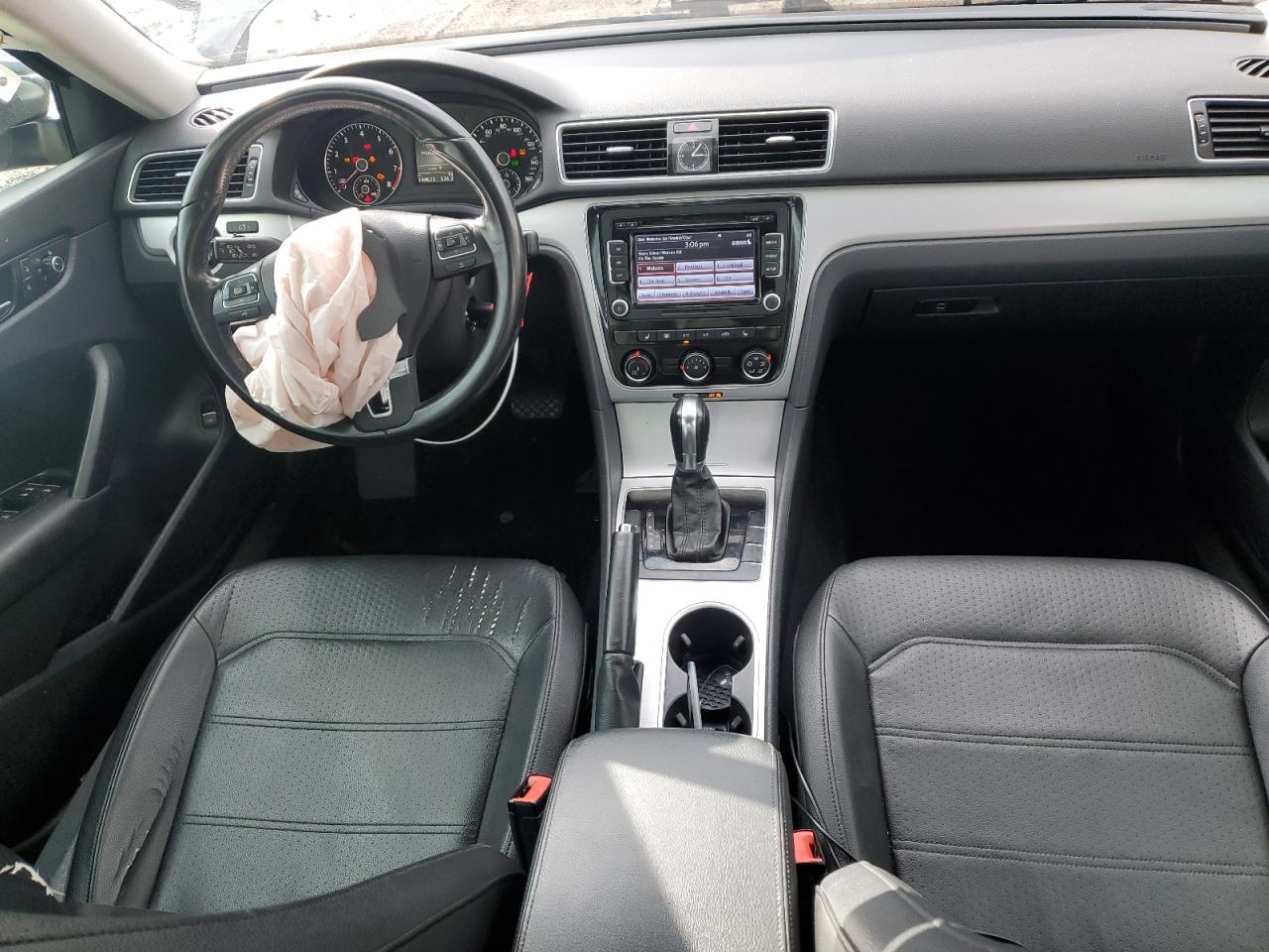 VOLKSWAGEN PASSAT SE