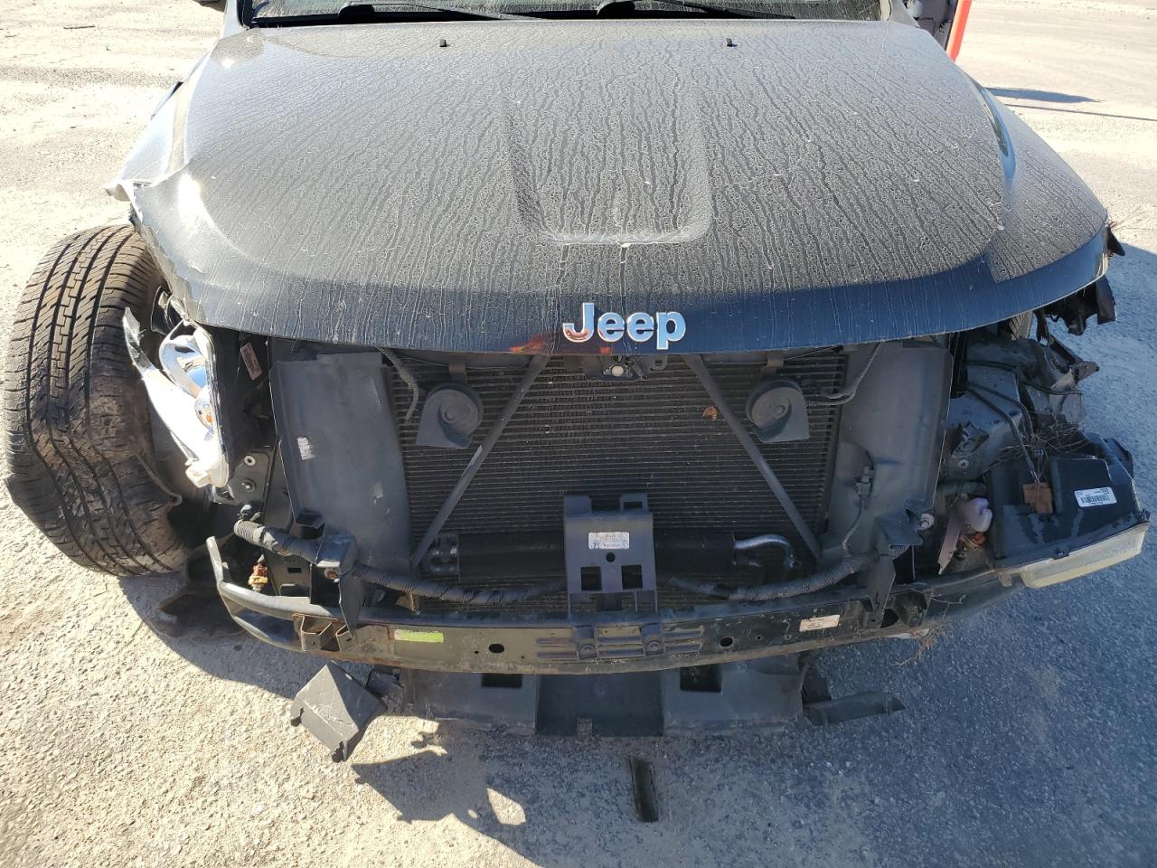 JEEP GRAND CHEROKEE LAREDO