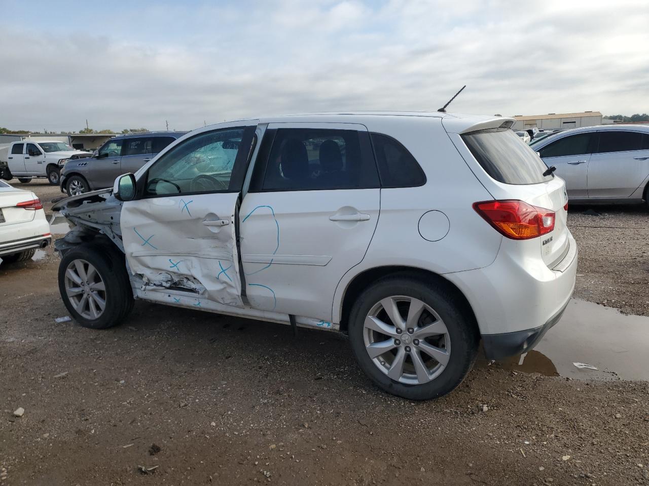 MITSUBISHI OUTLANDER ES