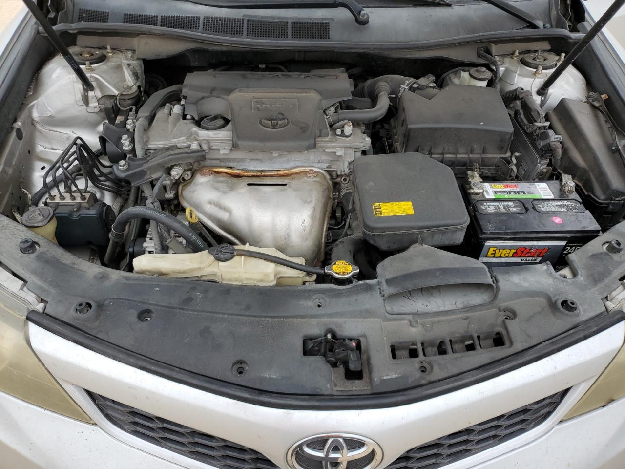 TOYOTA CAMRY BASE