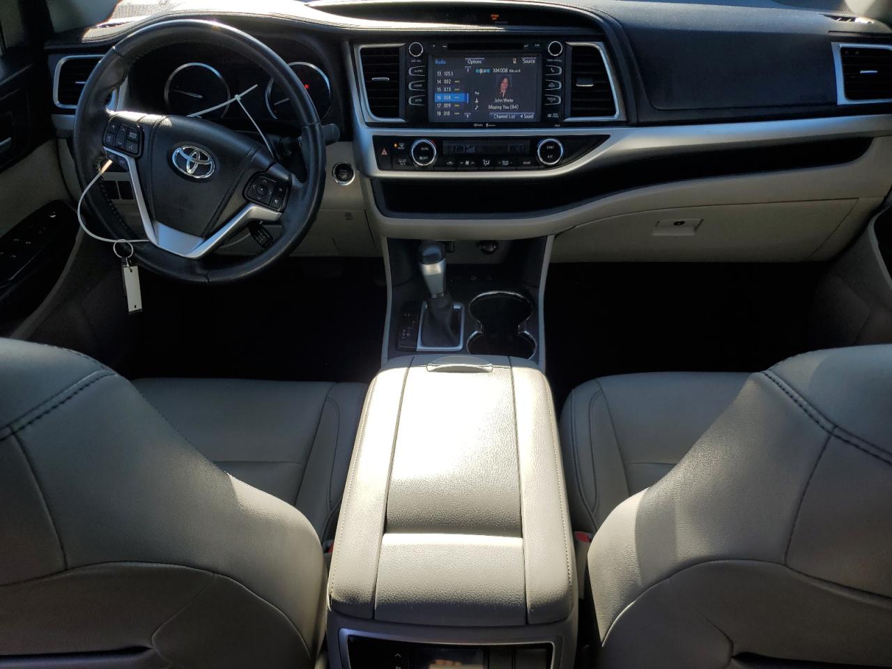 TOYOTA HIGHLANDER XLE