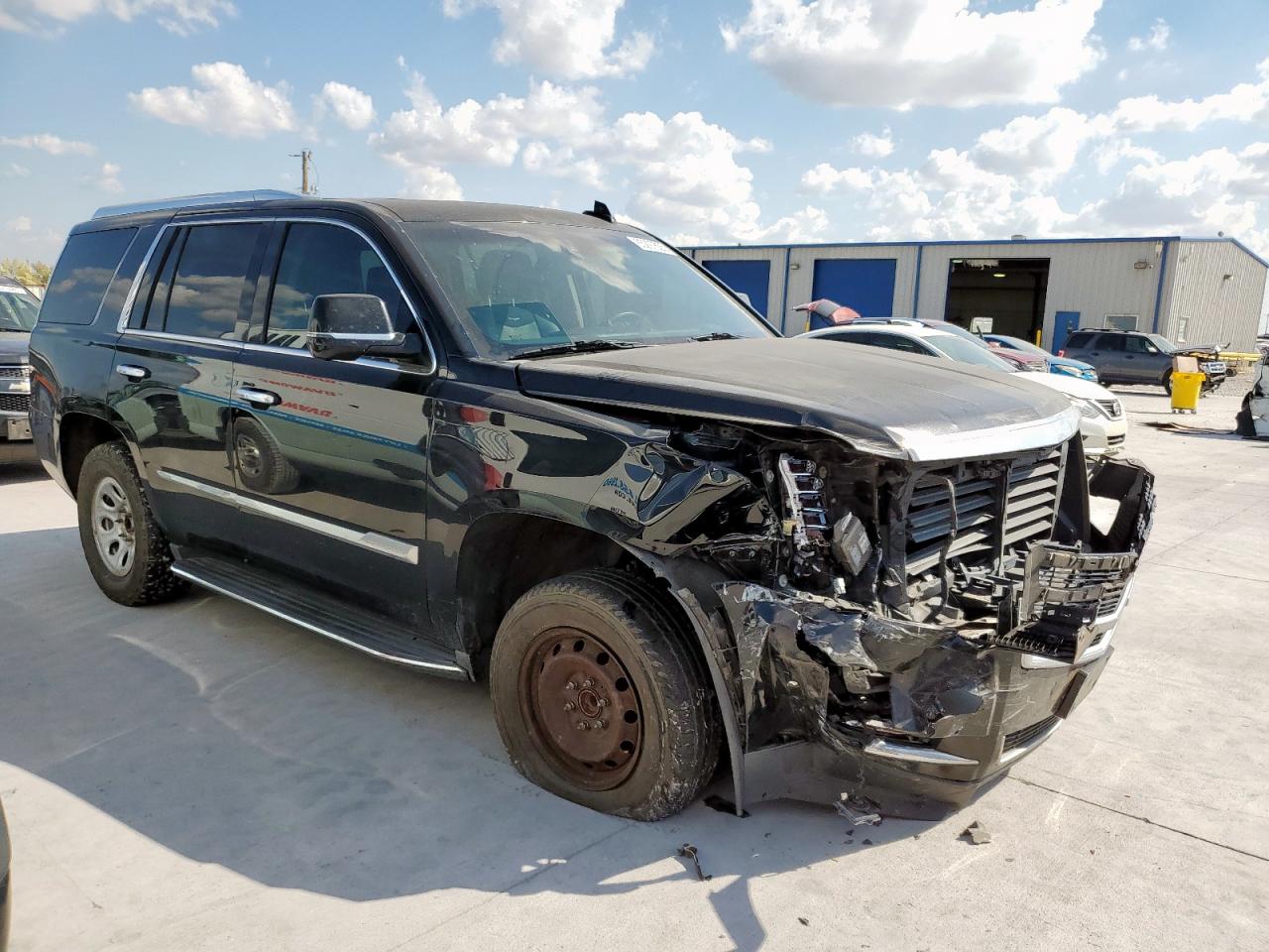 CADILLAC ESCALADE LUXURY