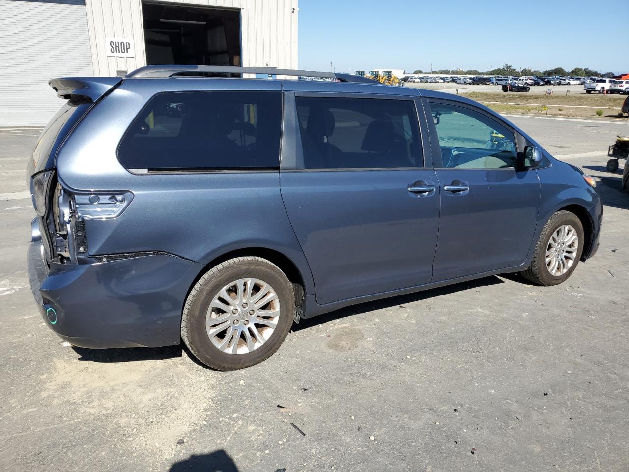 TOYOTA SIENNA XLE