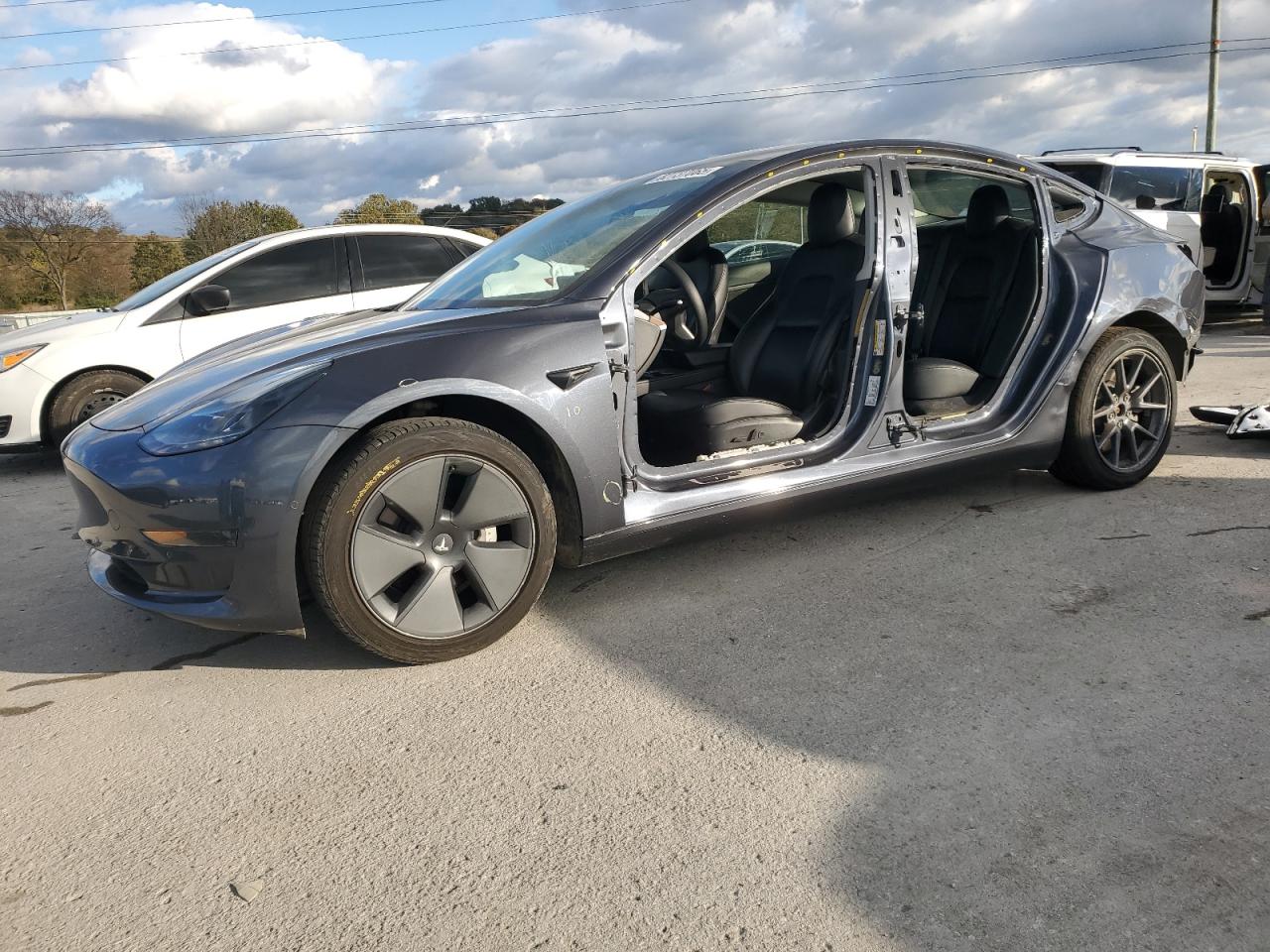 TESLA MODEL 3