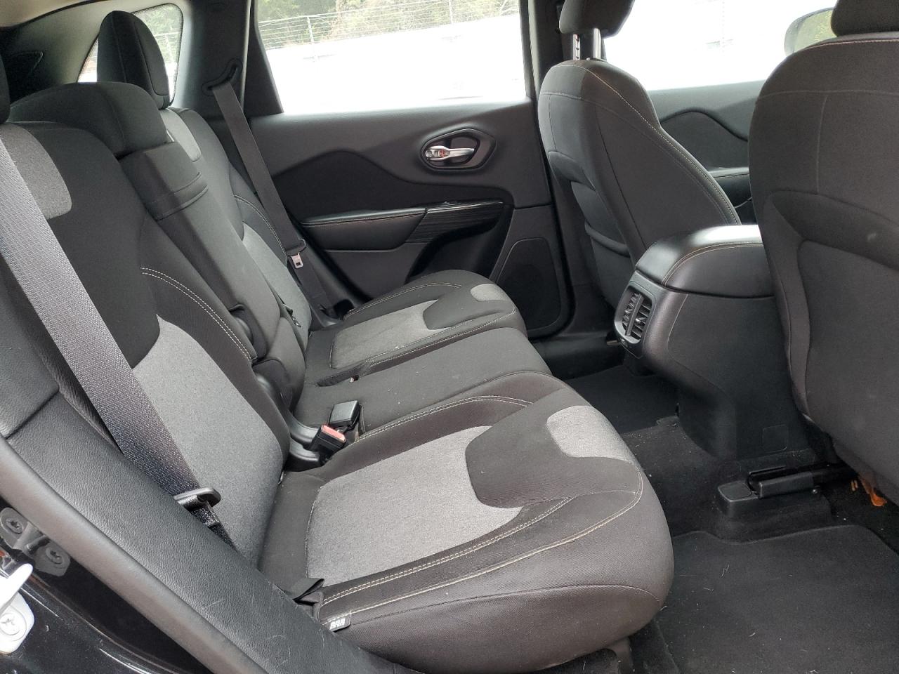 JEEP GRAND CHEROKEE SPORT