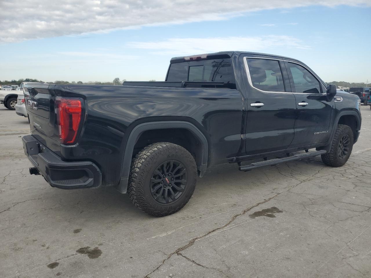 GMC SIERRA 1500 K1500 DENALI