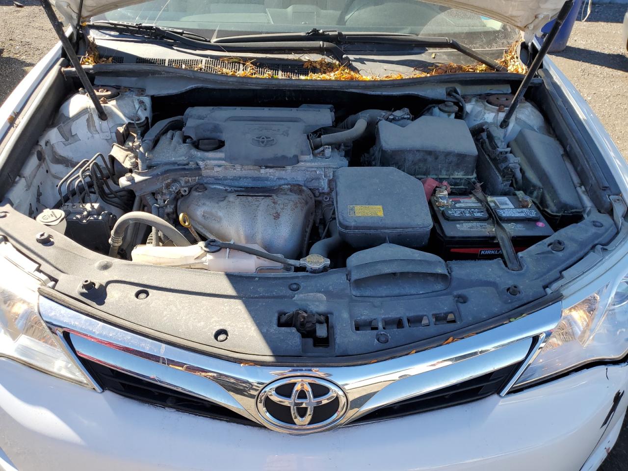 TOYOTA CAMRY BASE
