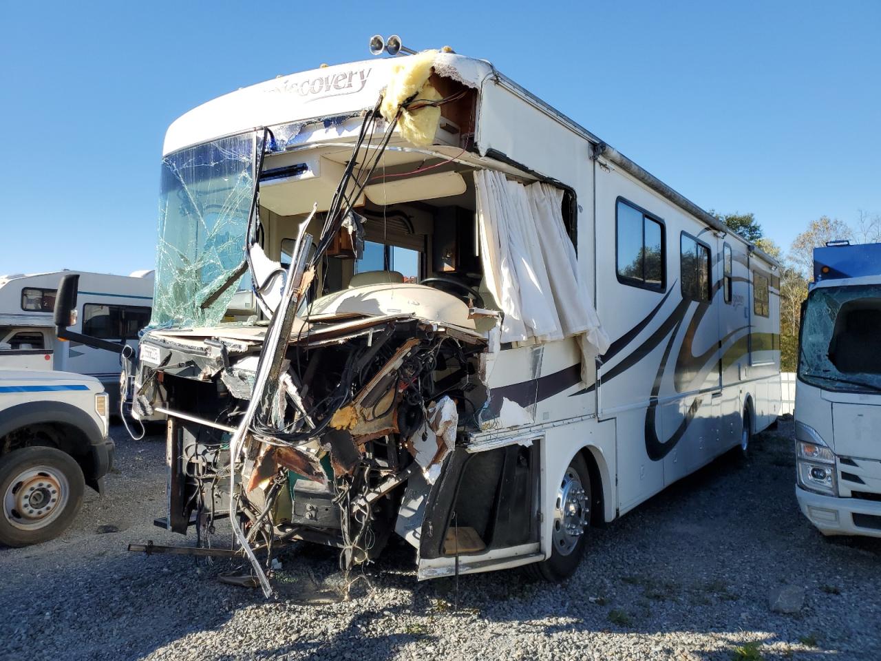 Lot #3287722173 2001 FLEETWOOD DISCOVERY