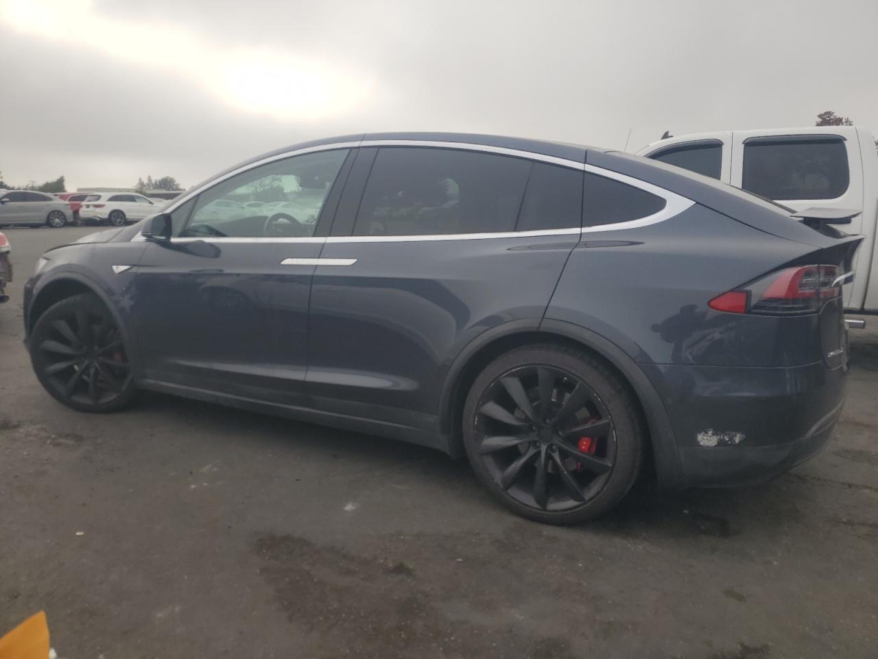 TESLA MODEL X