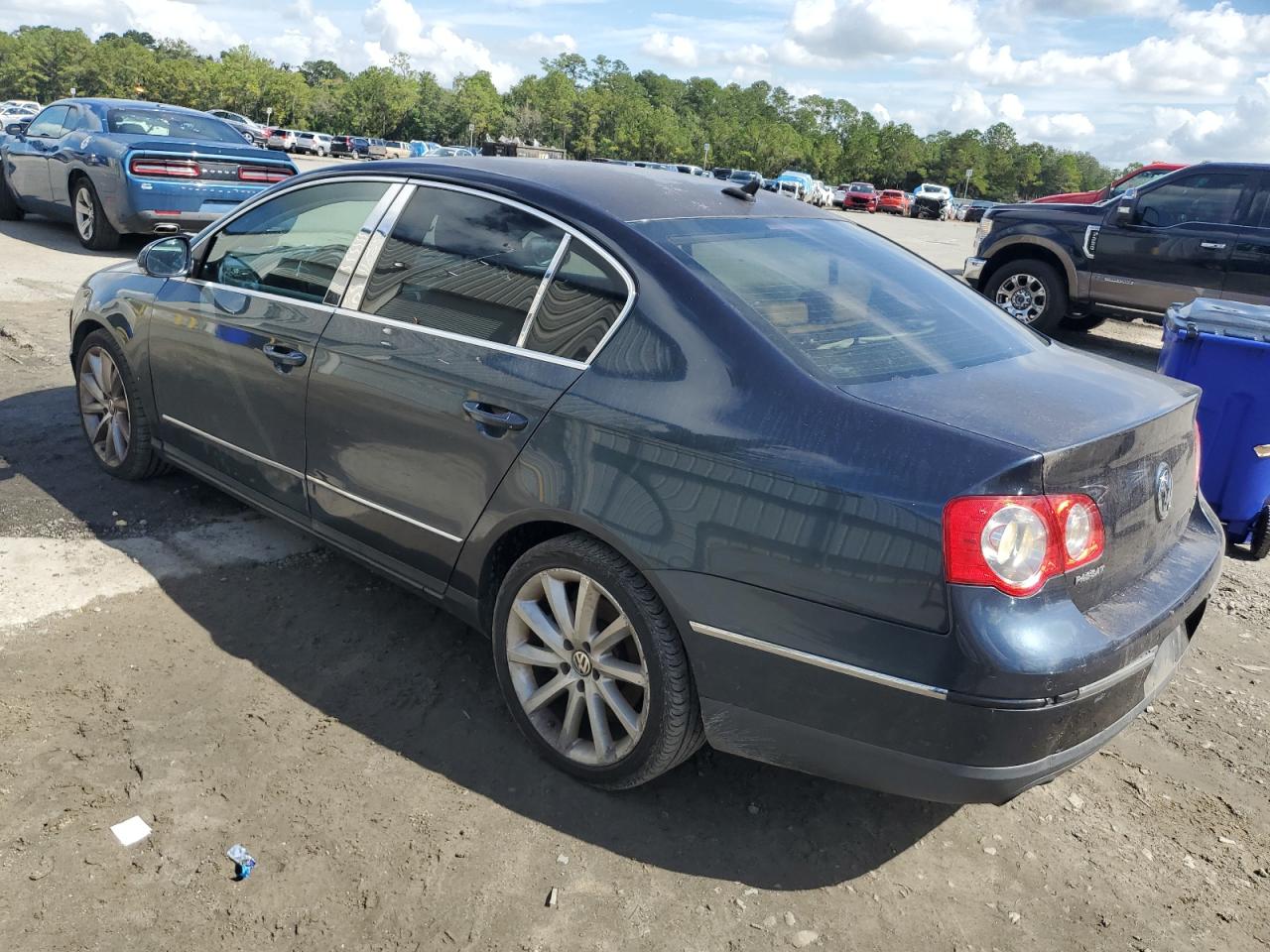 Lot #3260442578 2008 VOLKSWAGEN PASSAT VR6