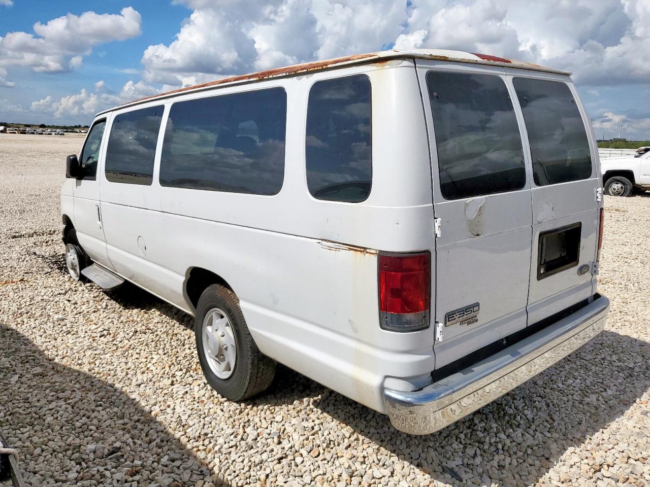 Lot #3311493287 2006 FORD E350 SUPER