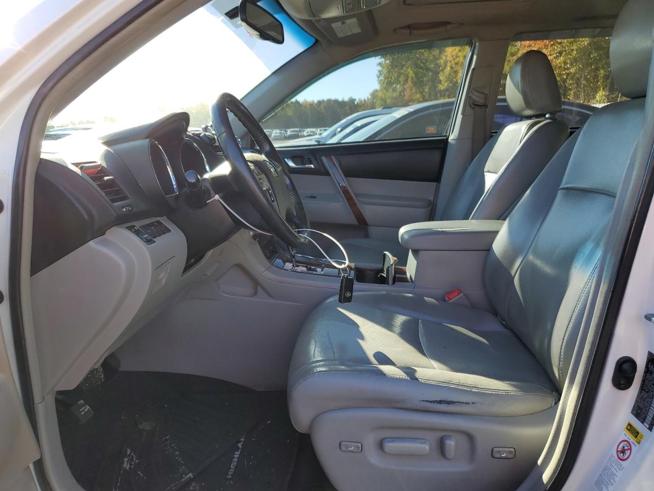 TOYOTA HIGHLANDER LIMITED