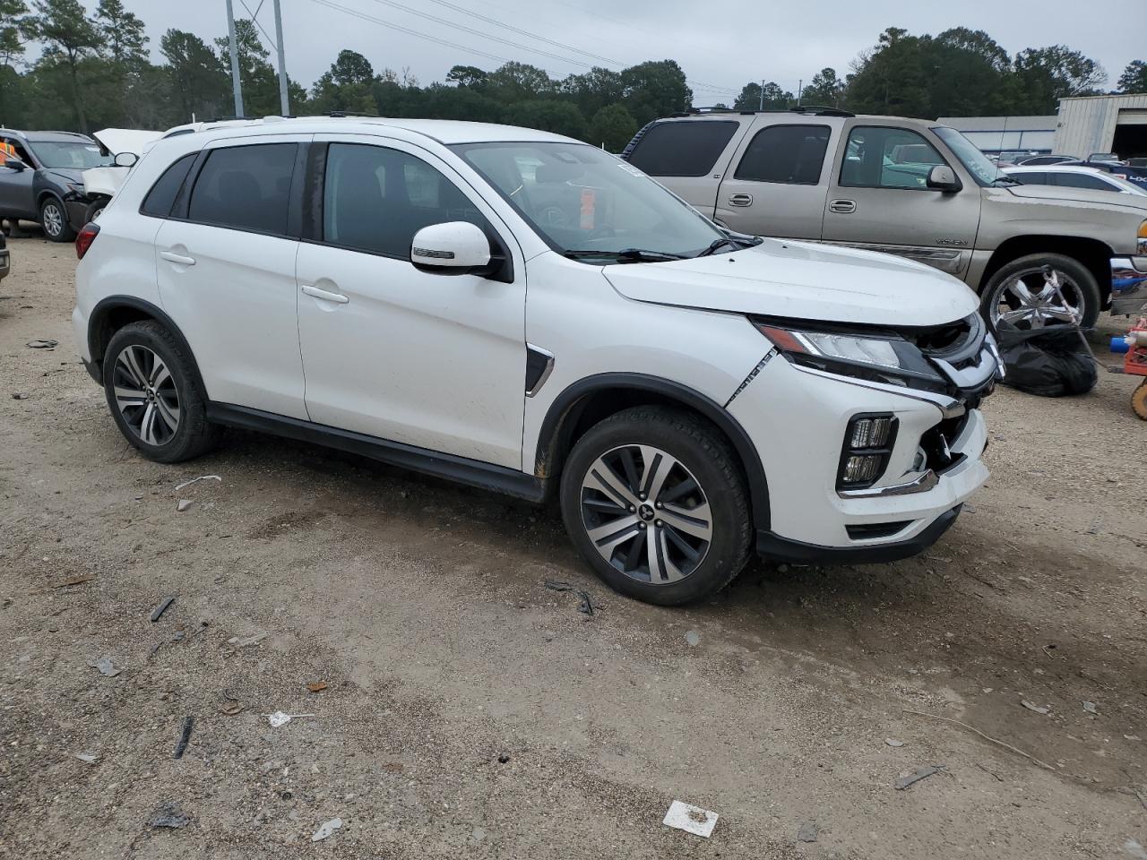 MITSUBISHI OUTLANDER ES