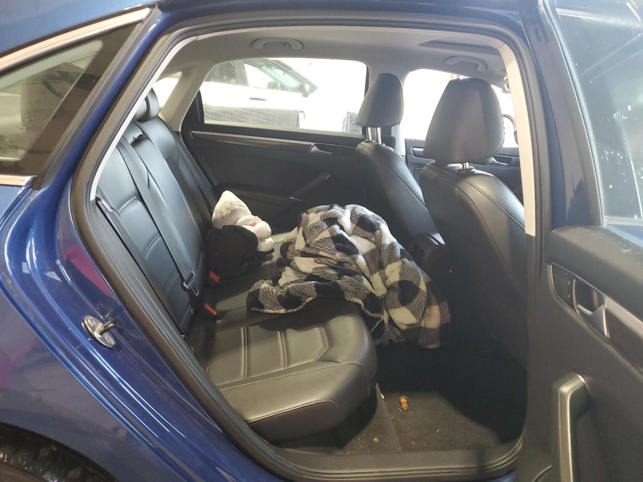 VOLKSWAGEN PASSAT SE