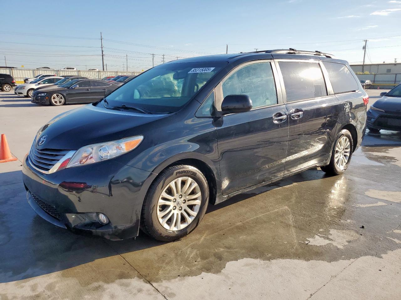 TOYOTA SIENNA XLE