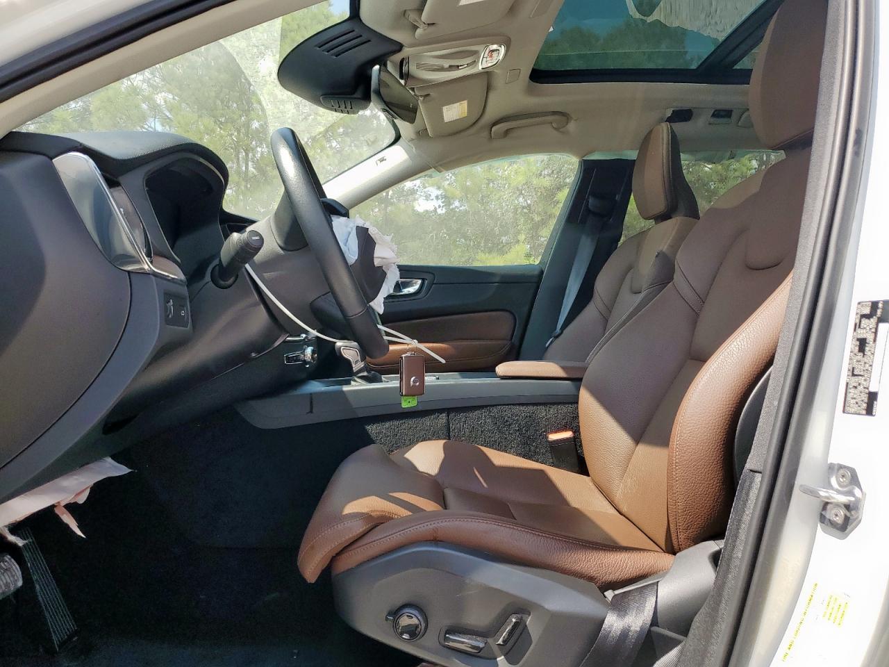 VOLVO XC60 T5 INSCRIPTION