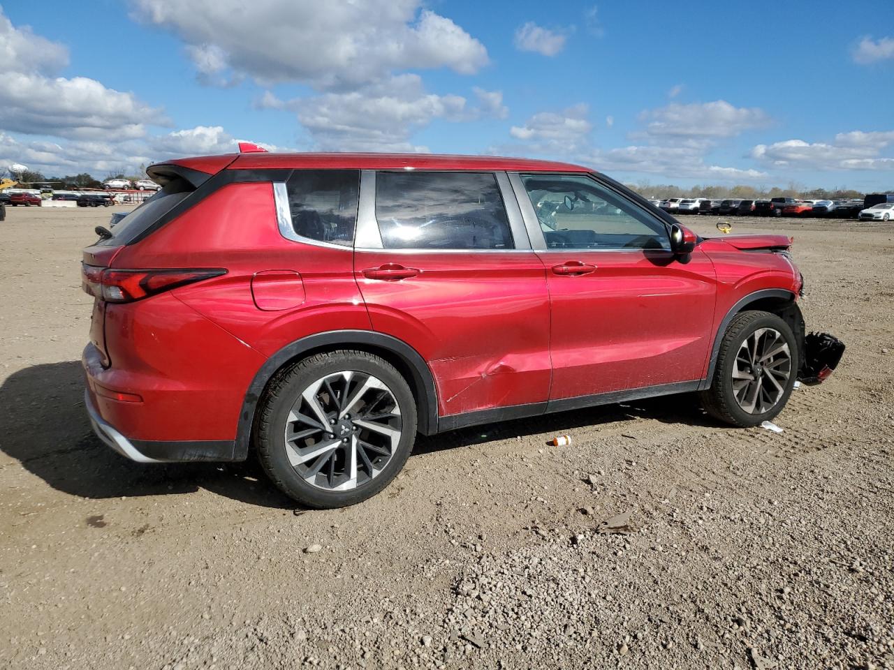 MITSUBISHI OUTLANDER SE