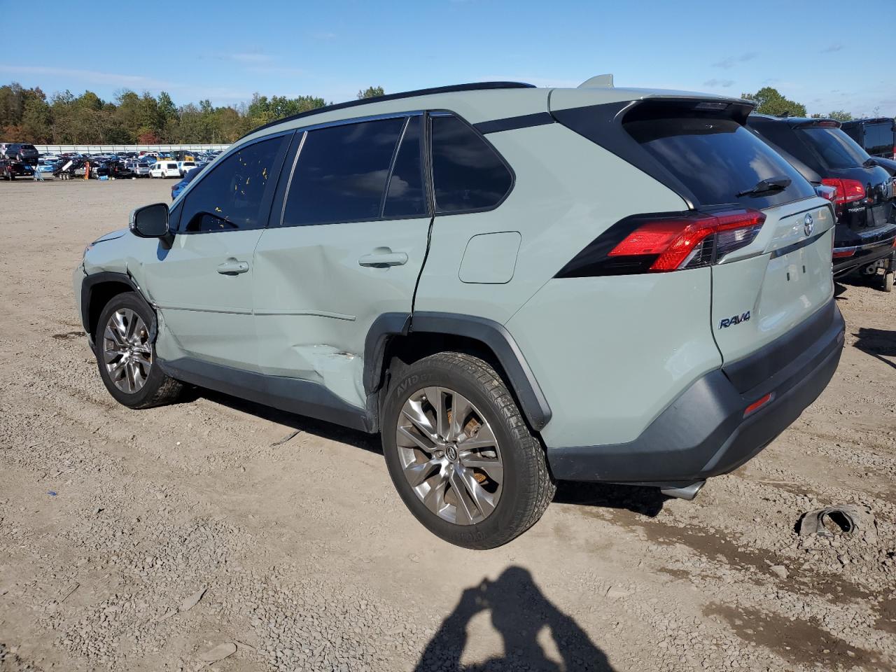 TOYOTA RAV4 XLE PREMIUM