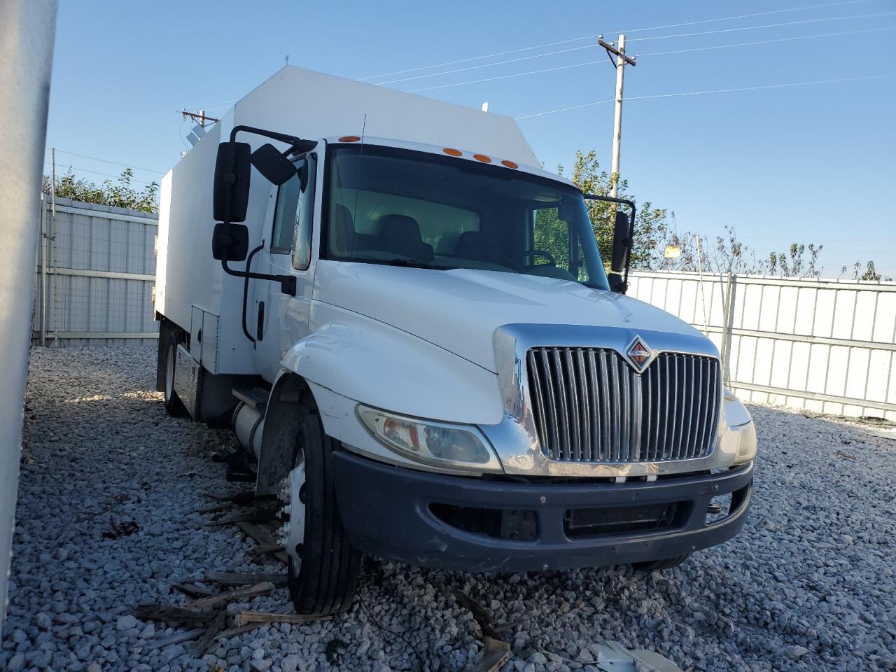 Lot #3291401137 2011 INTERNATIONAL 4300