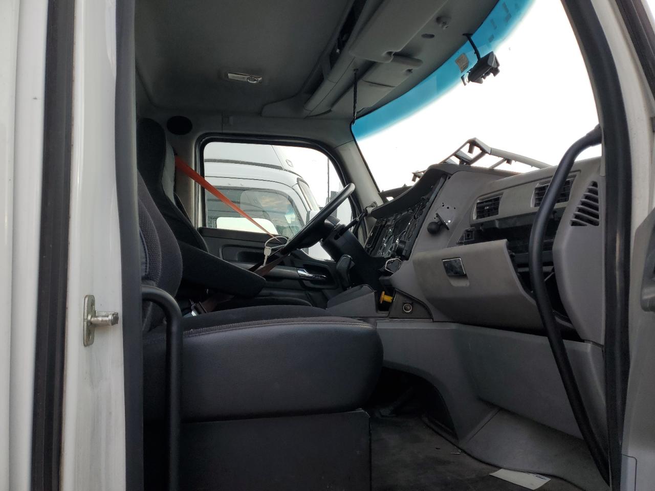 Lot #3266816922 2017 KENWORTH T680