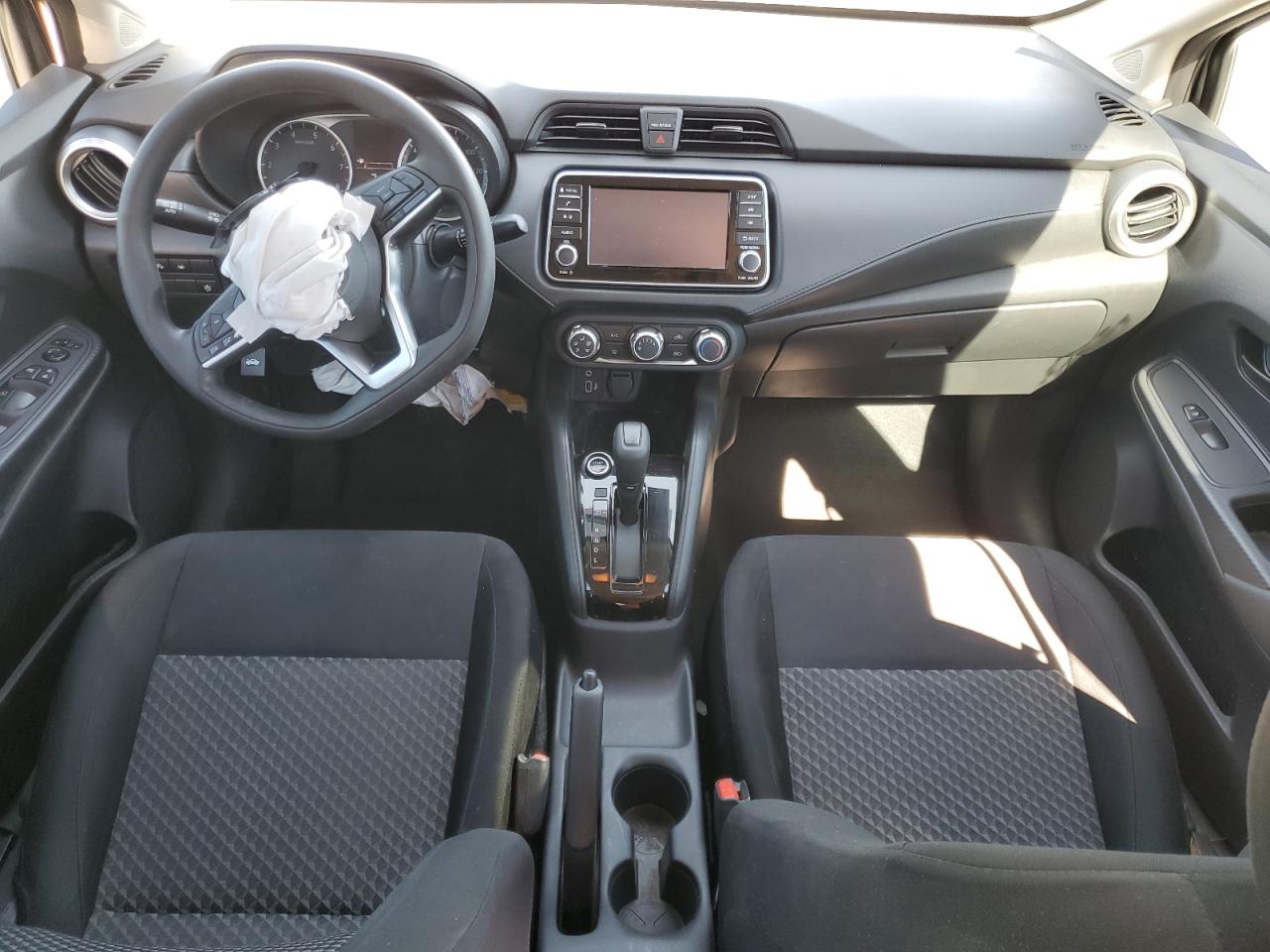 NISSAN VERSA S