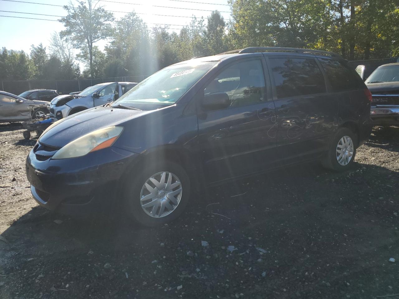  Salvage Toyota Sienna