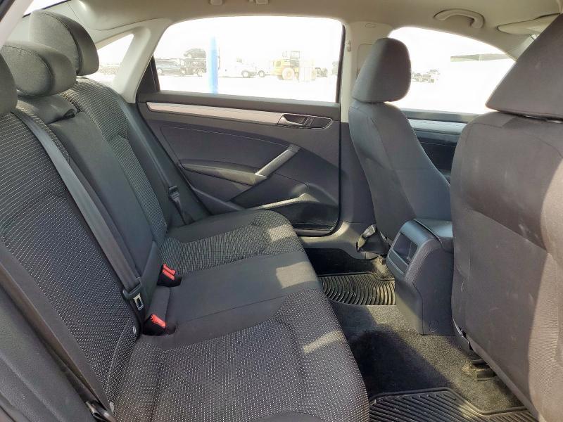 2017 VOLKSWAGEN PASSAT S - 1VWAT7A37HC084869