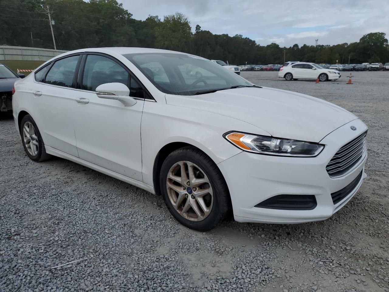 FORD FUSION SE